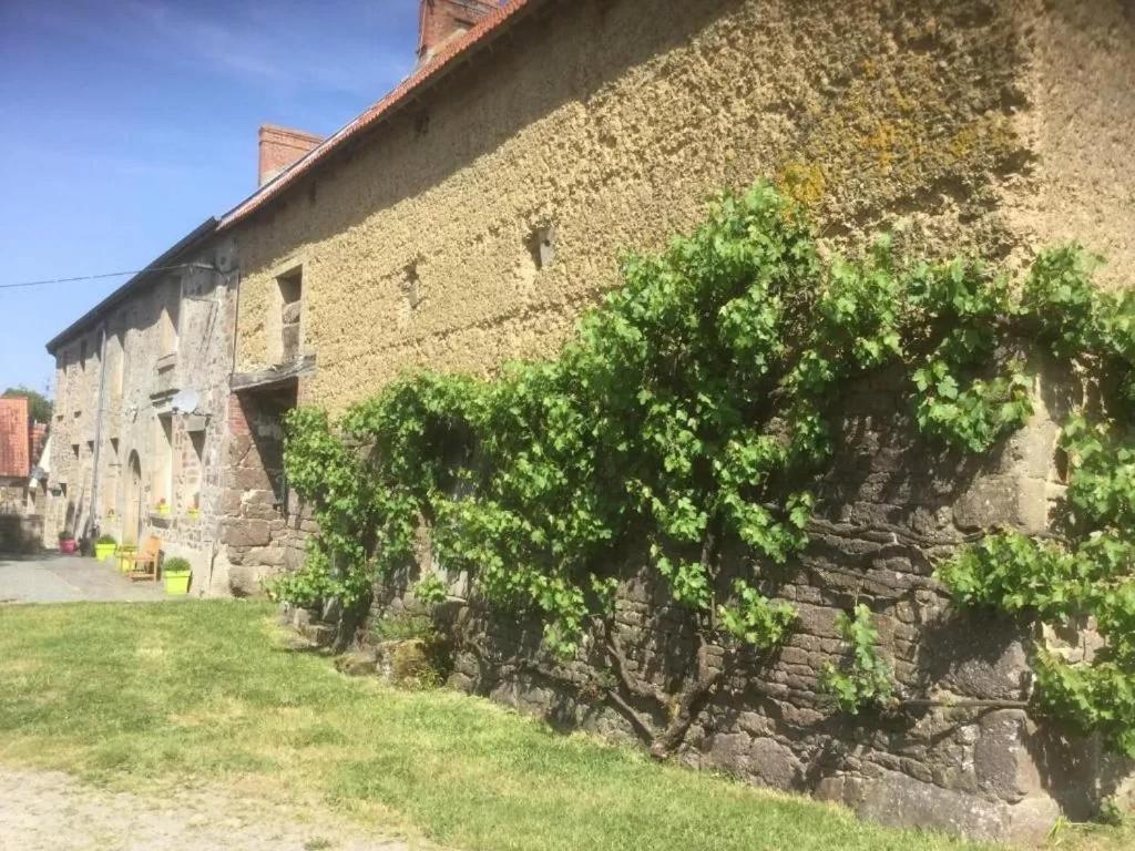 La Petellerie, Maison De Campagne Avec Piscine Pour Un Sejour Detente Moyon Екстер'єр фото