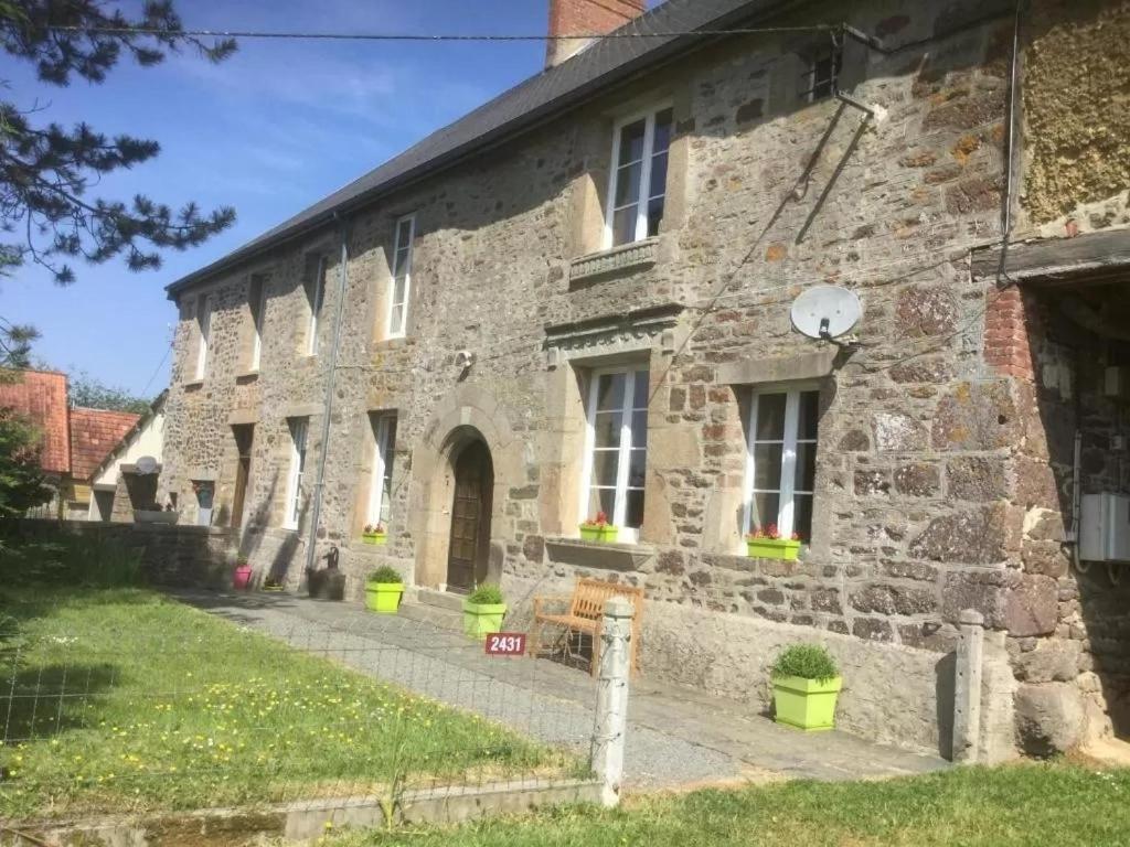 La Petellerie, Maison De Campagne Avec Piscine Pour Un Sejour Detente Moyon Екстер'єр фото